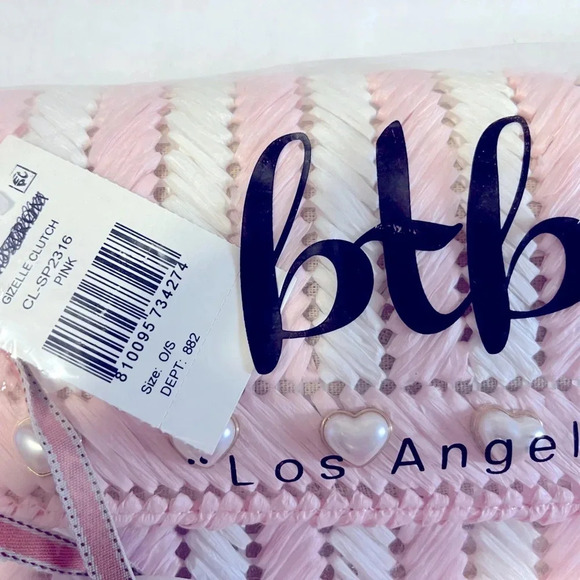 BTB Los Angeles Gizell Clutch interwoven straw clutch heart shape hardware. - Picture 7 of 11